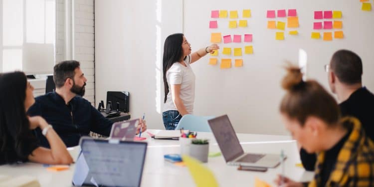 financial advisor vs. robo advisor vs. DIY investing